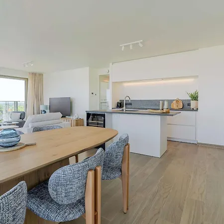 Sky Tower Ii - Modern With Panoramic Views
